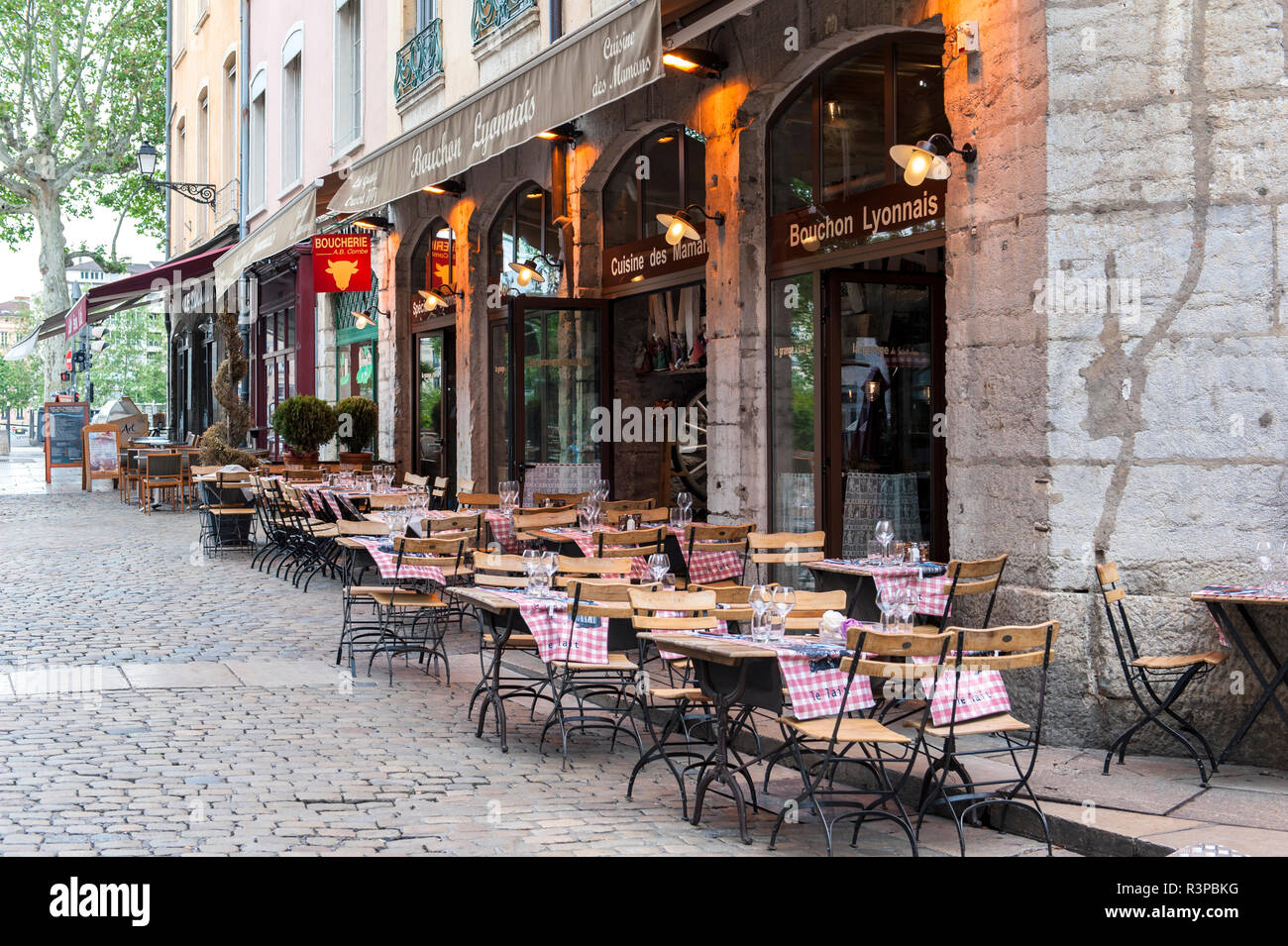 Terrasse du CafeAChier dans la vieille ville de Lyon