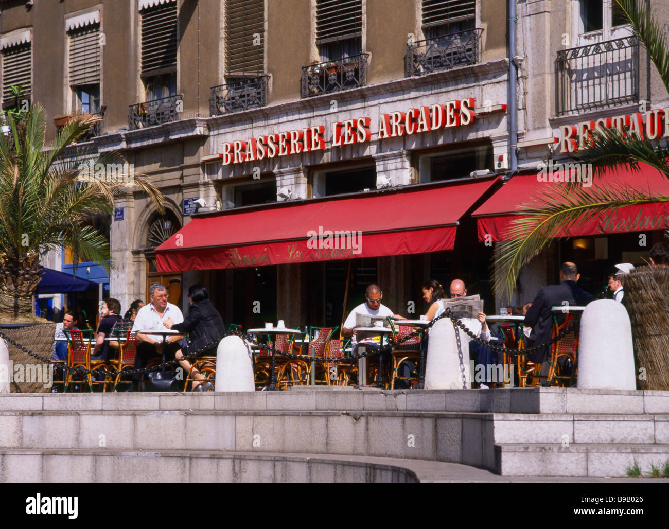 Vue sur Lyon depuis la terrasse du café